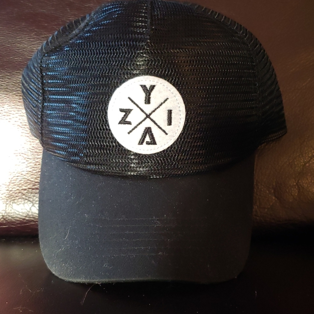 ZYIA mesh hat NWOT